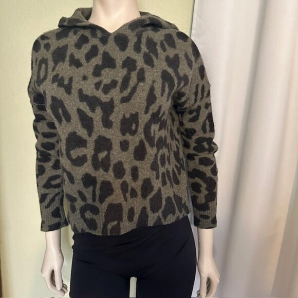 Skull Cashmere Olive and Black Leopard print Pullover Sweater Women's Size Med - Picture 1 of 6